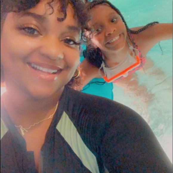 Meet your Posher, Alexis - Picture 16 of 16